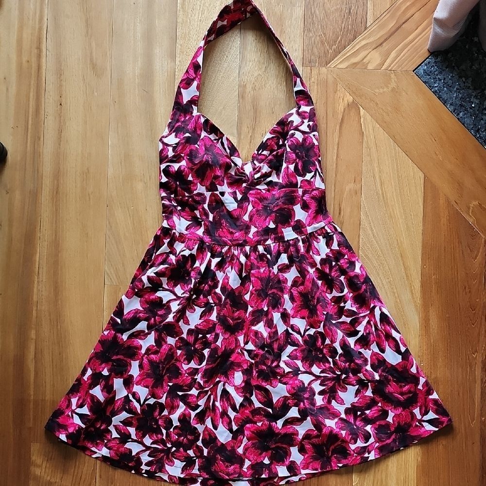 Champagne & Cupcakes Floral Halter Dress- Size Women's Small